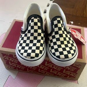 Vans Toddler classic slip on 6.5 ( never worn)